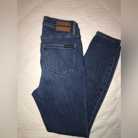 Calvin Klein Jeans Women’s Size 6 - Picture 1 of 5